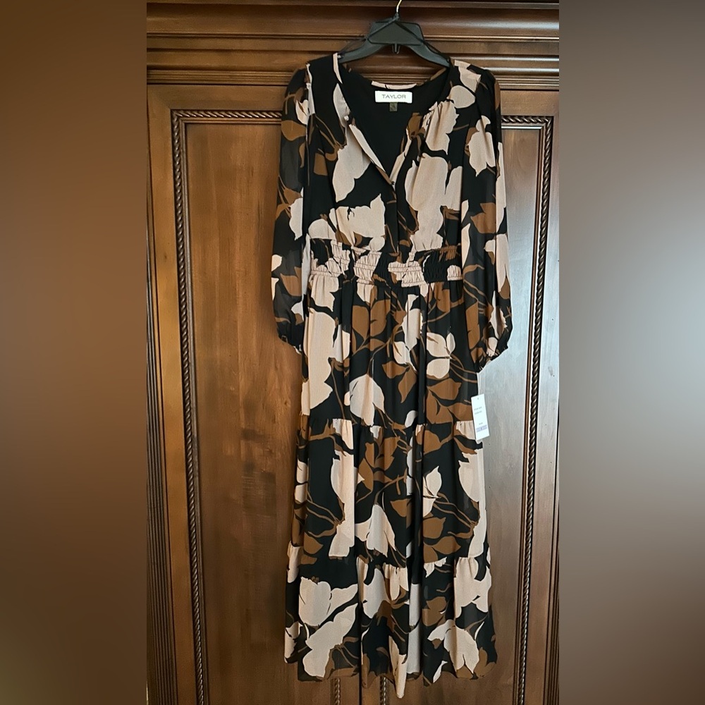 Taylor Black and Tan and Brown Notched Collar long sleeved dress